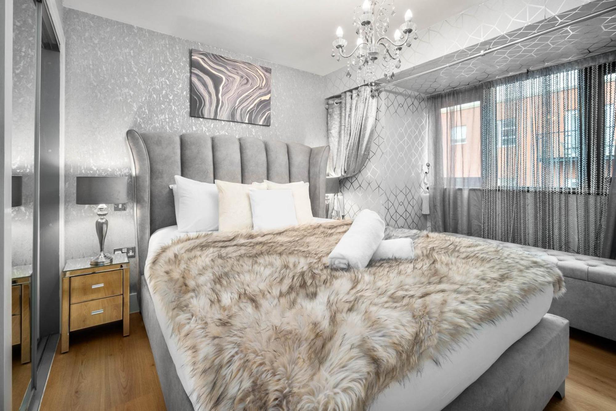 Luxury 1 Bed Flat With Parking 11K - Top Rated - Netflix - Wifi - 70 Inch Smart Tv - Birmingham City Centre - Tv In Bedroom - Top Rated Экстерьер фото